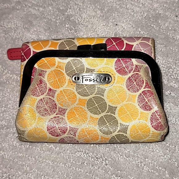 Vintage Fossil Wallet - Picture 1 of 6